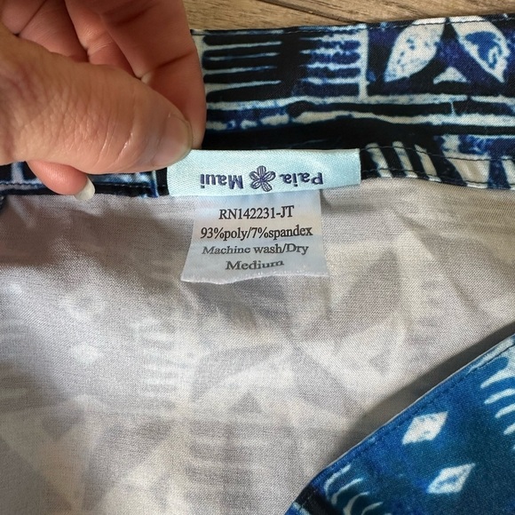 Rip Skirt Hawaii Geometric Patterned Black, Blue and White Adjustable Skirt - Picture 5 of 6